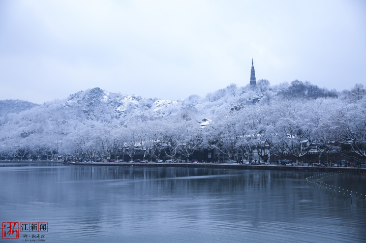 杭州落雪 航拍西湖宛若仙境