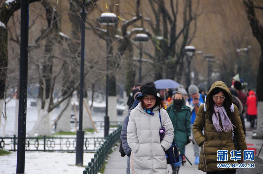 杭州西湖：殘雪依稀寒意濃