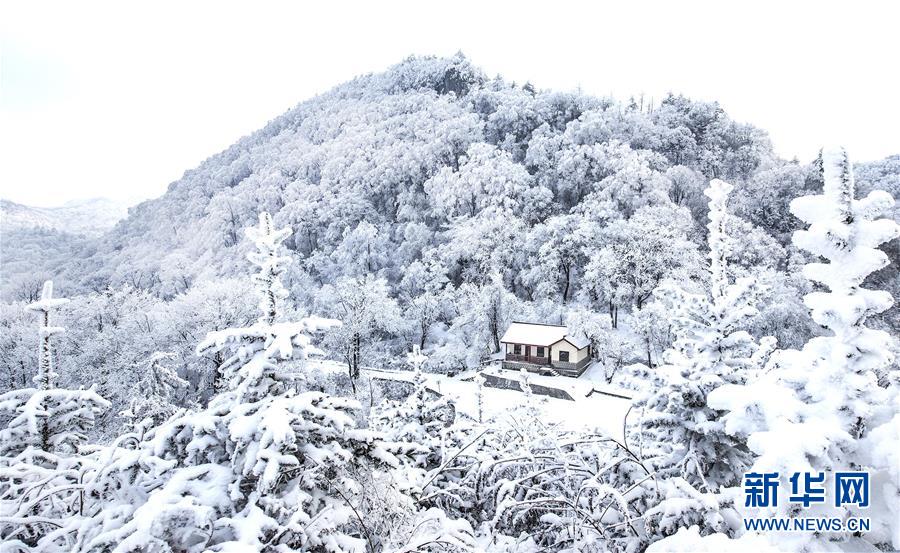 陜西漢中：雪後初霽紫柏山