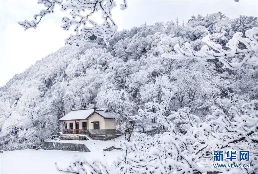 陜西漢中：雪後初霽紫柏山