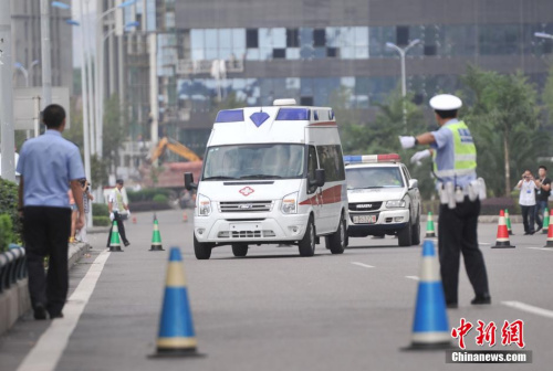 急救車服務再惹爭議 “搬抬病患”到底由誰負責？