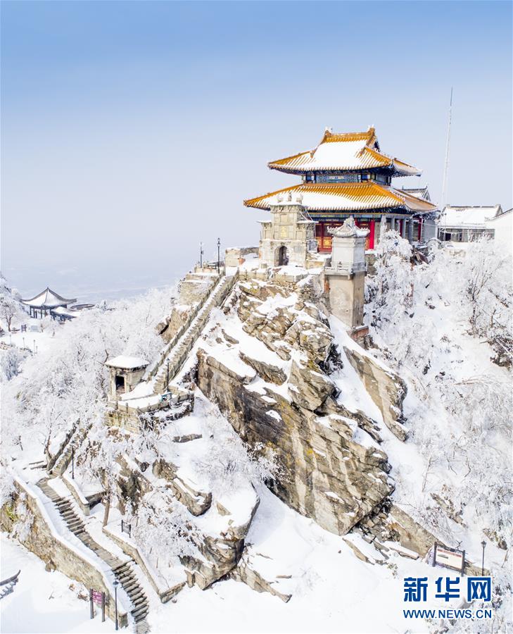 湖北武漢：雪後初霽木蘭山