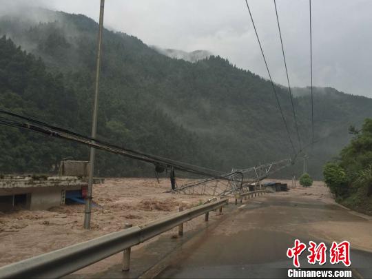 重慶多地遭暴雨襲擊 31條中小河流最高漲水10米