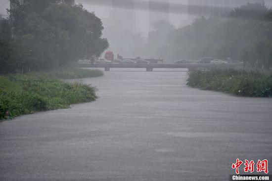 極端暴雨重襲中國華北 17縣市日雨量破極值