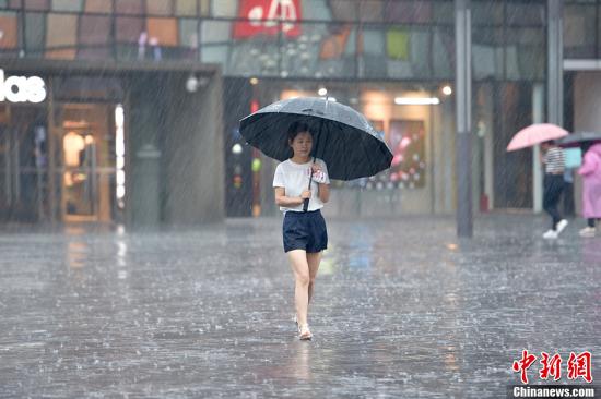 北京迎入汛後最強降雨 一日內暴雨預警連升兩級