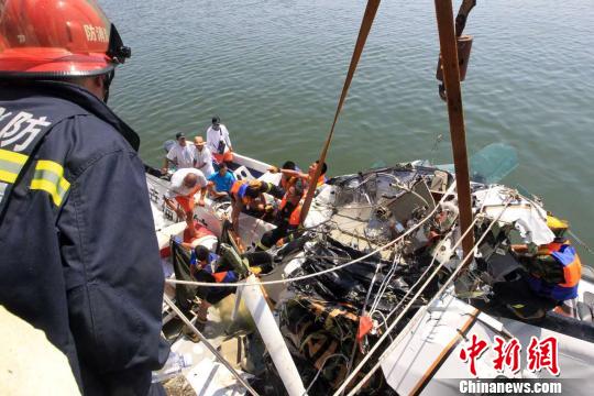 上海金山水上飛機事故致5死 飛機起飛時曾盤旋數次