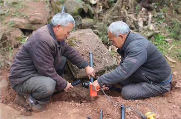 【區縣聯動】【榮昌】榮昌清流鎮自來水全覆蓋 村民飲“放心水”【區縣聯動 列表】榮昌清流鎮4000戶村民飲“放心水”