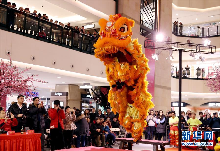 “獅王爭霸”為上海春節添年味