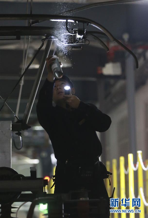 深夜探訪南寧“動車之家”