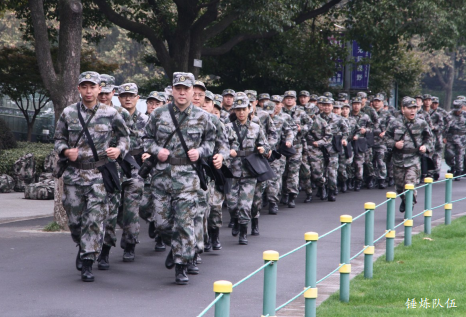 【治國理政新實踐·江蘇篇】綠軍裝+白大褂，他們姓軍為民，不忘初心70年