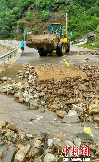 河北一景區未迎客遭水毀 投資商“拋財”搶險引關注