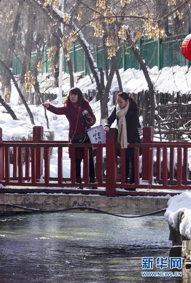 烏魯木齊：春日雪景度佳節