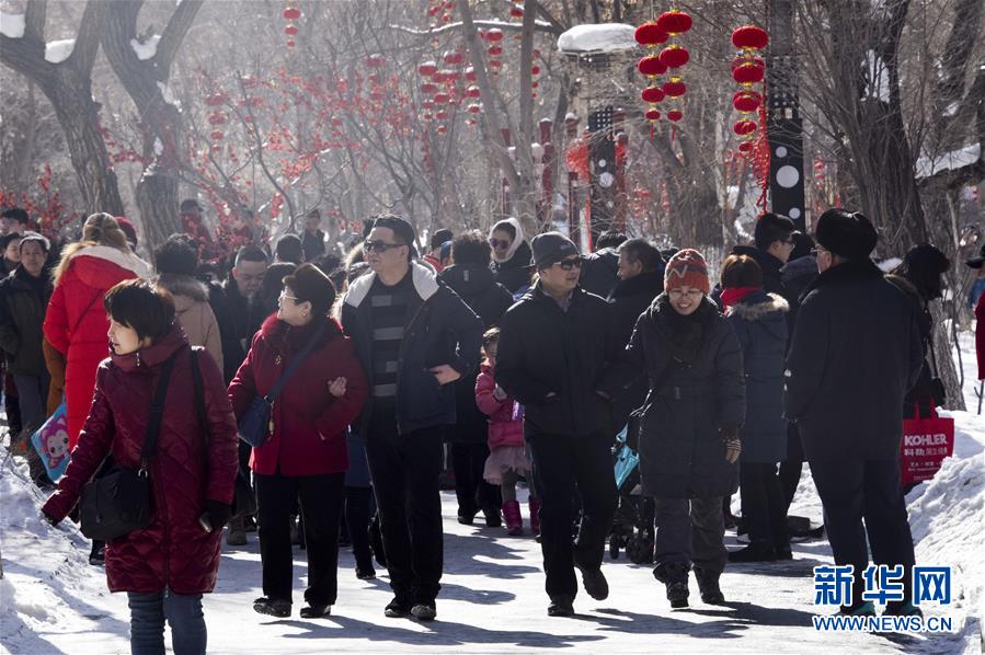 烏魯木齊：春日雪景度佳節