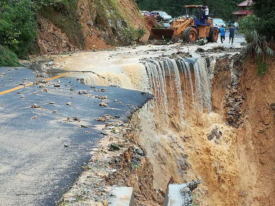 廣西龍勝遭遇特大暴雨 河水暴漲致部分山體滑坡