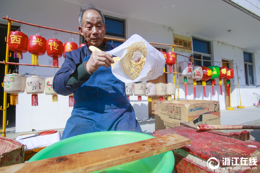 杭州：傳承千年手藝 老匠人用1600隻燈籠點亮西興古鎮