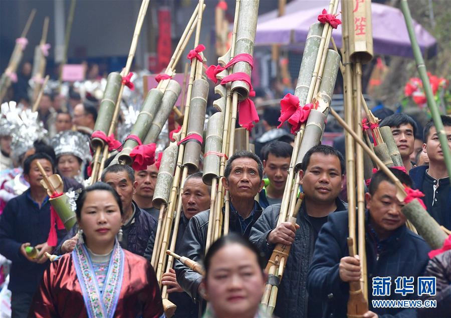 廣西融水：苗族同胞歡慶百鳥衣節