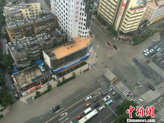 昆明主城又遭暴雨“襲城” 1小時最大降雨量達40毫米