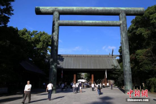 日本復興大臣參拜靖國神社 係安倍新內閣首位