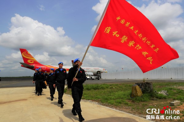 [焦點圖、熱門文章]（已過審）沒有他們負重前行 就沒有我們的歲月靜好 記中國第五支赴利比裡亞維和警察防暴隊