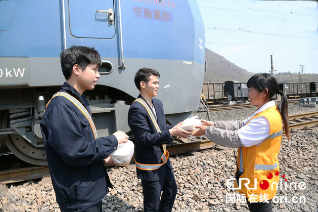 【園區建設、旅遊文體、移動端-旅遊文體、移動端-園區建設】揭秘列車司機如何解決伙食問題