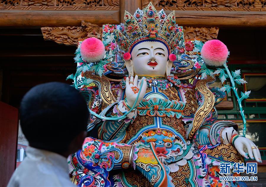 酥油花“綻放”塔爾寺