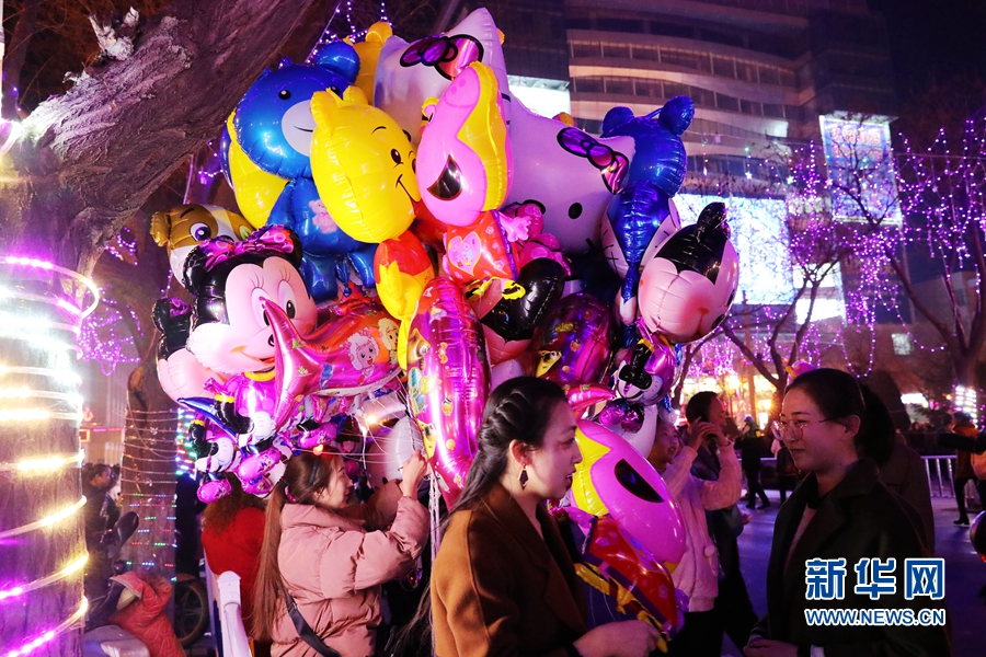 【隴人隴土】花燈璀璨不夜天 “絲路古城”鬧元宵