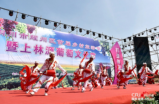 耀州區區長張大軍歡迎大家來逛美景吃美食嘗葡萄