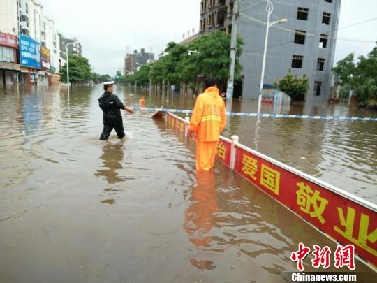 海南省將防汛防風應急響應提升至II級 臨高縣轉移逾11000人