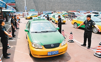 【頭條】"電視問政"出成效 火車站廣場秩序改觀