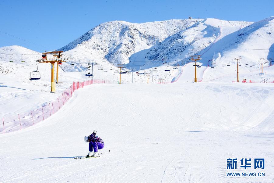 冰雪勝地阿勒泰 陽春三月“不打烊”