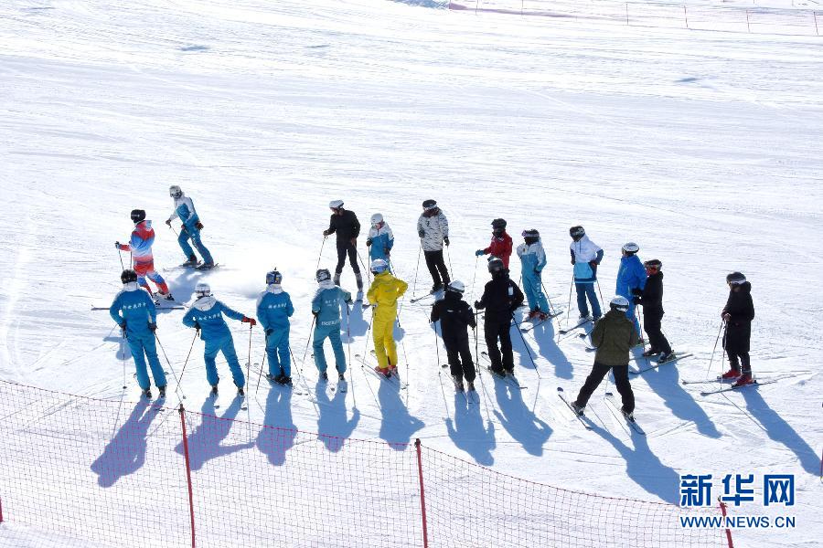 冰雪勝地阿勒泰 陽春三月“不打烊”