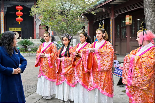 你好犍為·春天YOU我｜“花季之旅”聯結友誼 “一帶一路”留學生愛上活力犍為_fororder_未標題-8