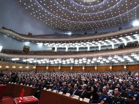 十三屆全國人大一次會議舉行第六次全體會議