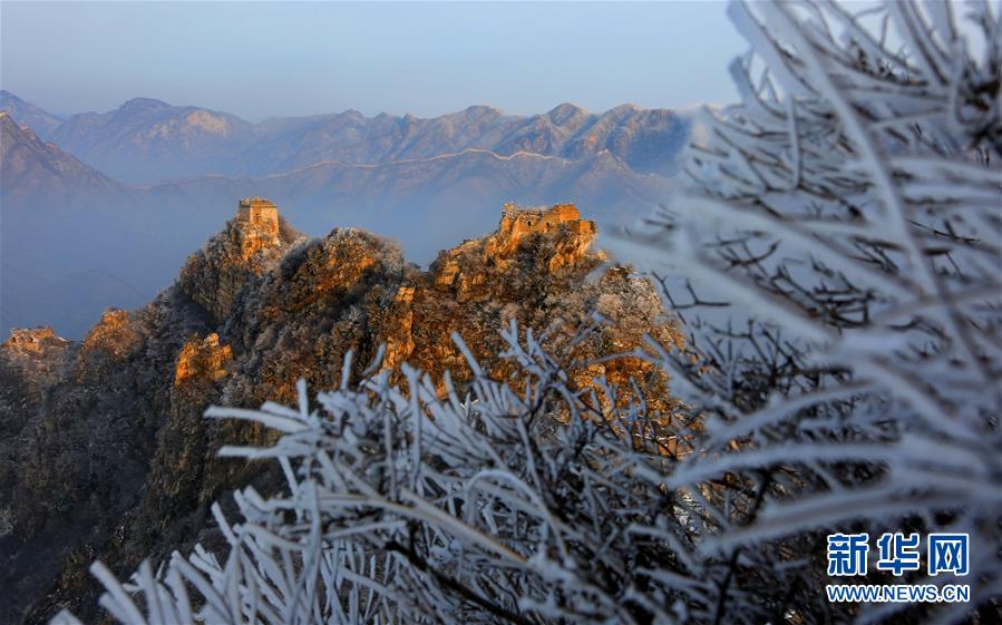 雪後箭扣長城美如畫