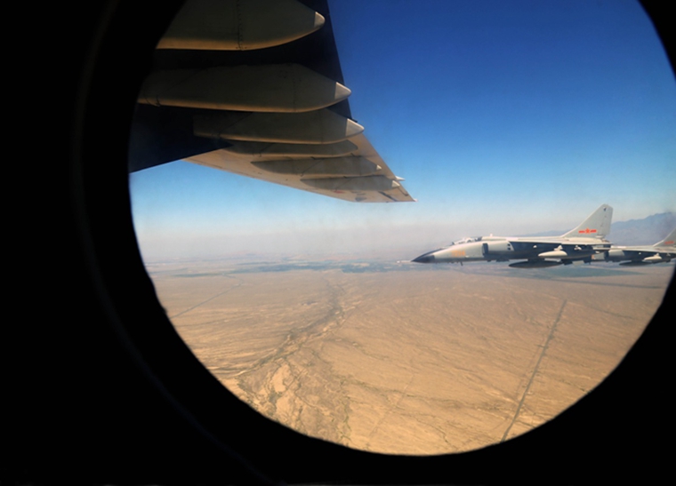 空軍飛豹戰機淩空突擊