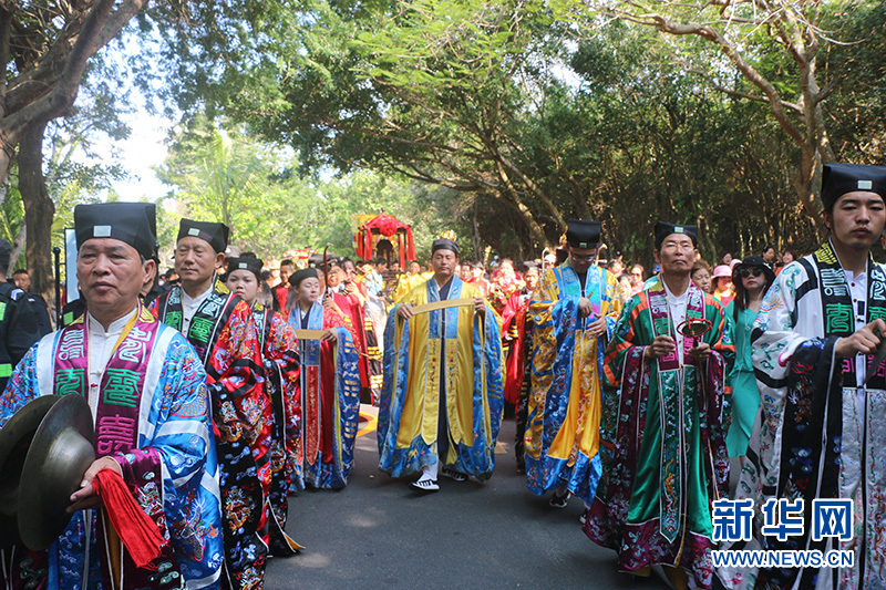 二月初二“三亞龍抬頭節”：萬人齊聚大小洞天祭海祈福