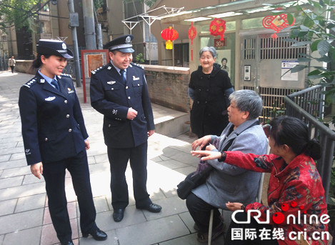 【CRI專稿 圖文】渝中民警高萬祿：工作好不好 百姓説了算