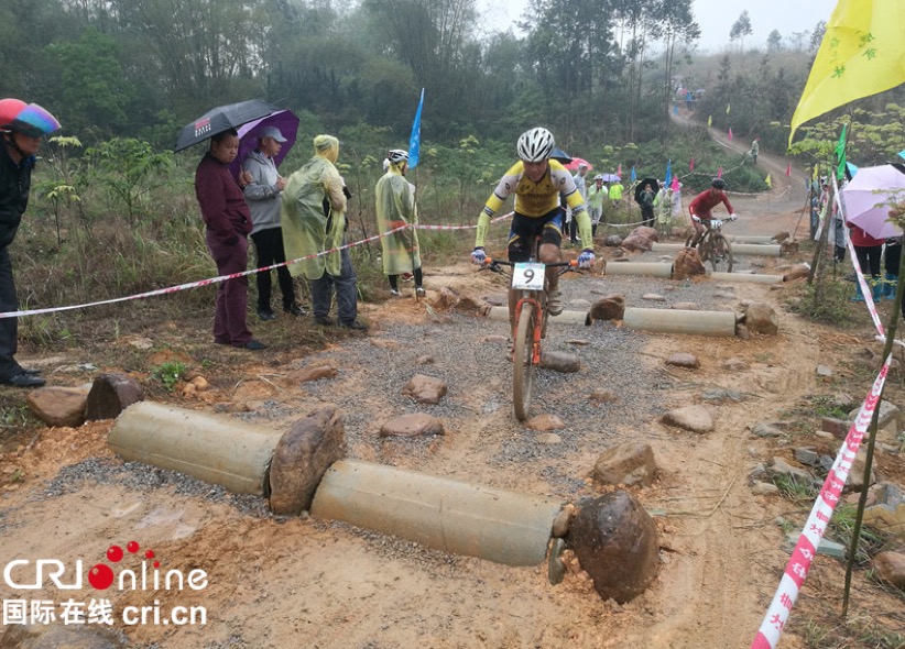 【唐已審】【原創】【焦點圖】【旅遊文體】中國山地自行車聯賽（上林站）開幕