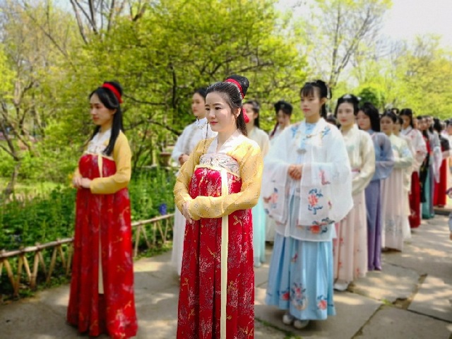 2018杭州西溪花朝節開幕 漢服與百花共同綻放