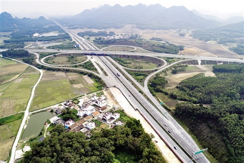 【廣西要聞】【八桂大地】清明期間柳南高速恢復雙向四車道