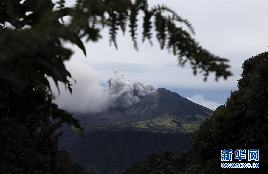 哥斯達黎加火山持續噴發 民眾生活受影響