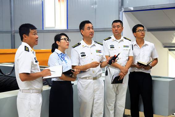 他們是:量天測海的“生力軍” 
——記海軍大連艦艇學院海洋測繪係青年教員群體