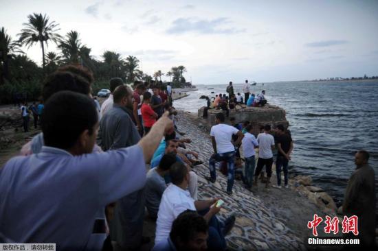 外媒：地中海難民船翻覆事故已致逾百人遇難