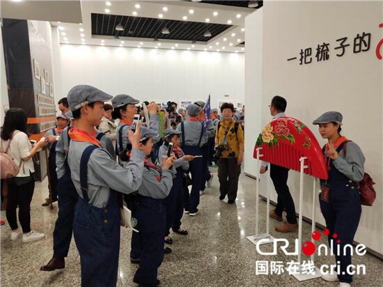 （供稿 公益列表 三吳大地南京 移動版）“匠心譚木匠 溫暖南藝行”公益文化之旅啟動