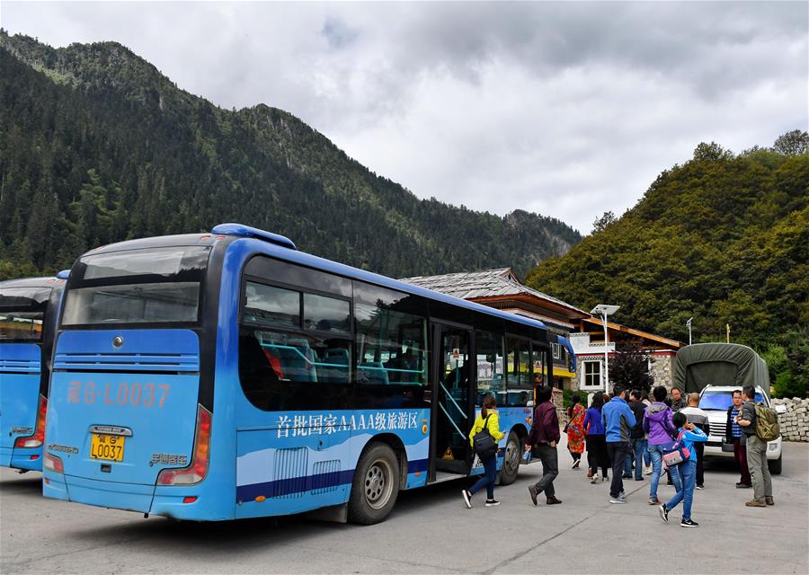 林芝結巴村：不砍樹搞旅遊富了