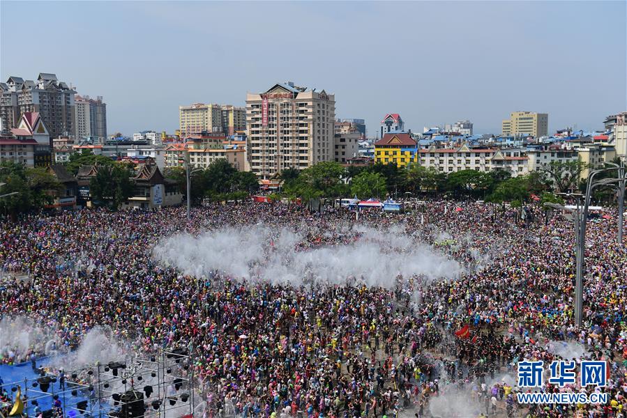 西雙版納：歡度潑水節