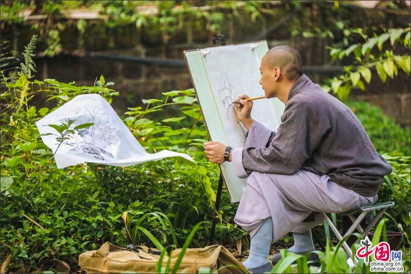 童話一樣美麗的峨眉山，綠水青山就是金山銀山