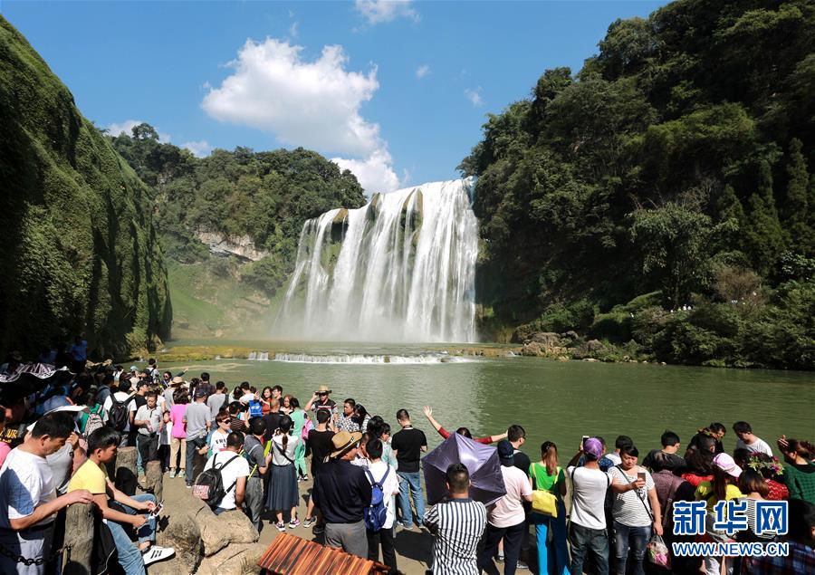 國慶長假過半 各地景區迎客流高峰