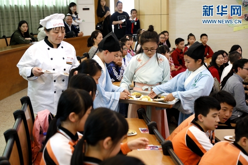 同根同心 南京香港兩小學手拉手交流傳統文化