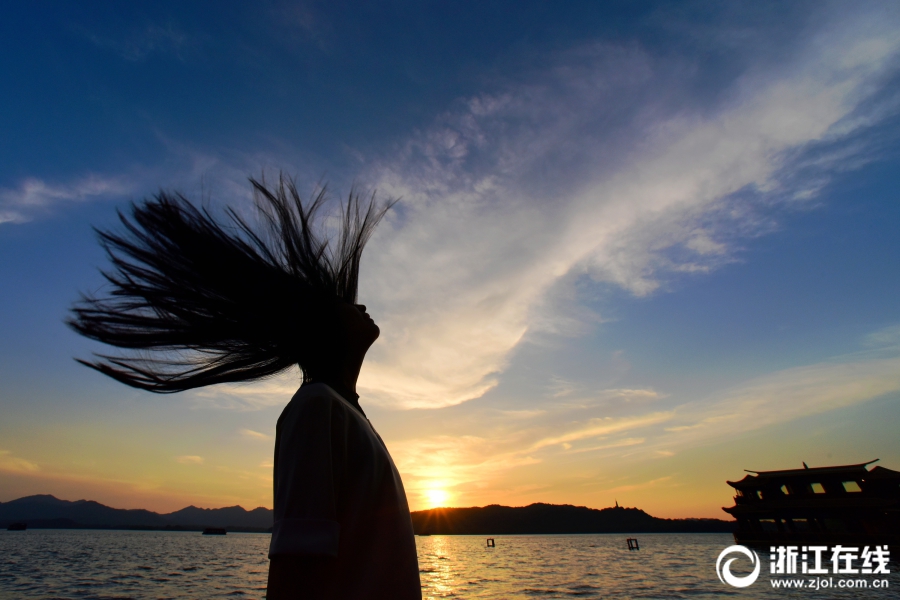 久違了！日落西湖現夕陽雲天